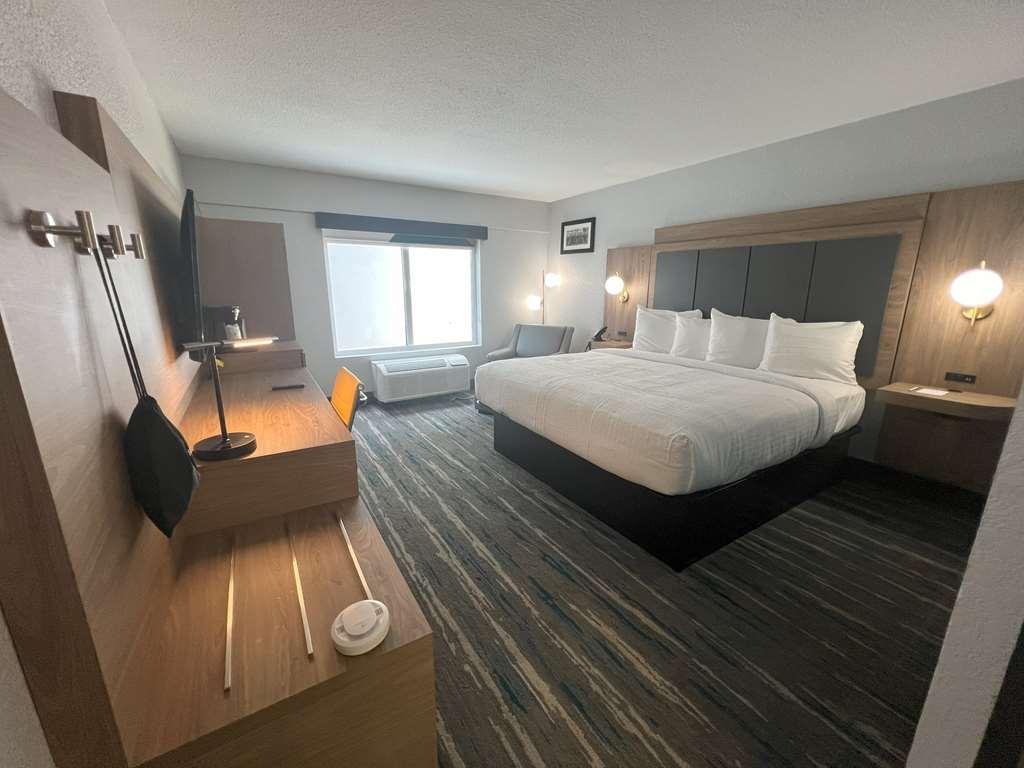 Best Western Plus Mobile Inn And Suites Room photo
