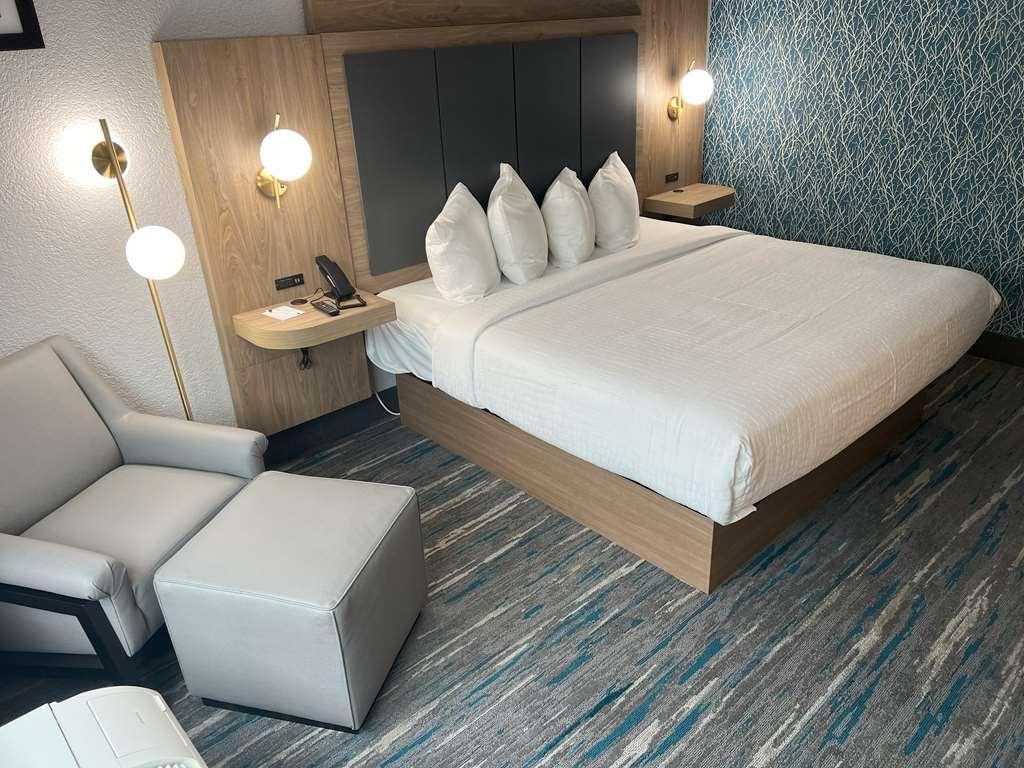 Best Western Plus Mobile Inn And Suites Room photo