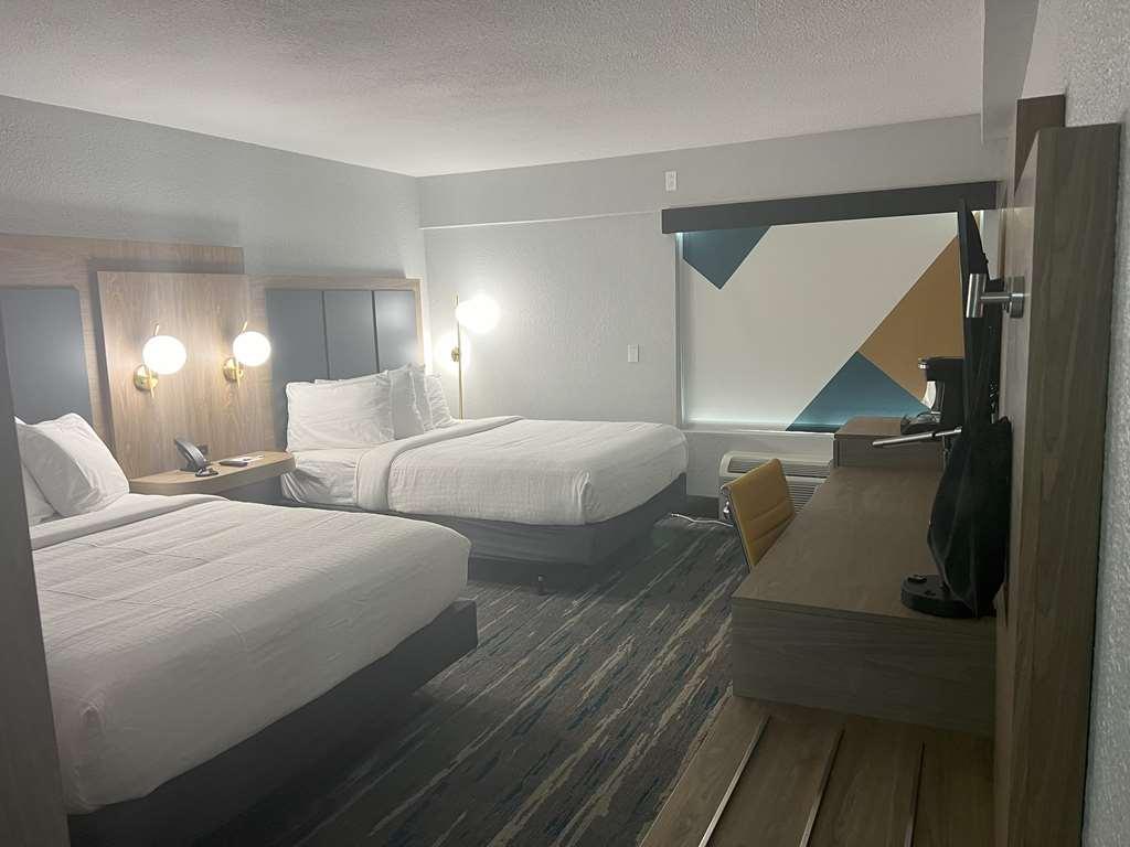Best Western Plus Mobile Inn And Suites Room photo