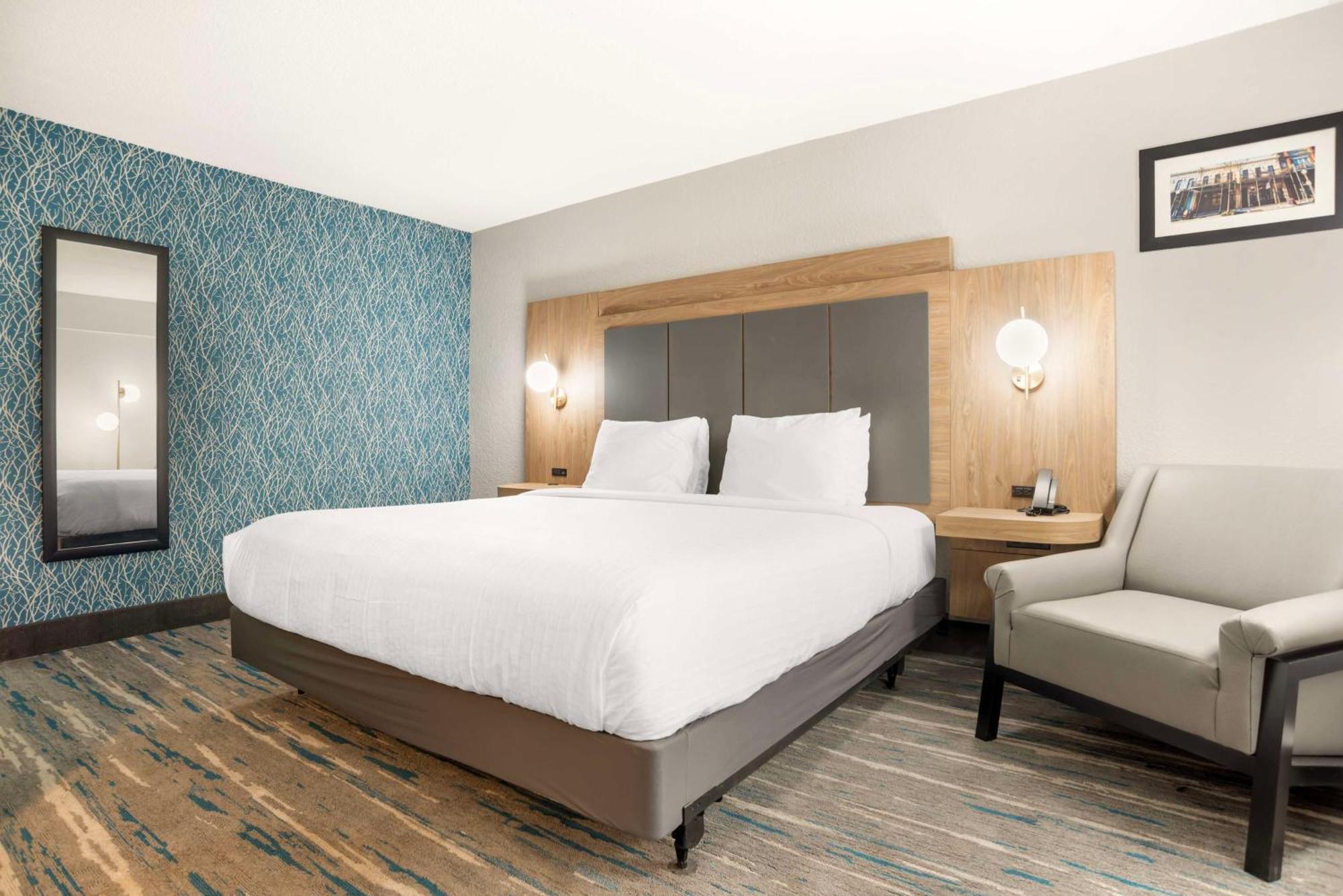 Best Western Plus Mobile Inn And Suites Exterior photo
