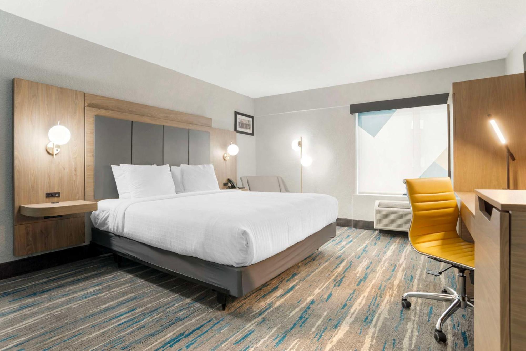 Best Western Plus Mobile Inn And Suites Exterior photo