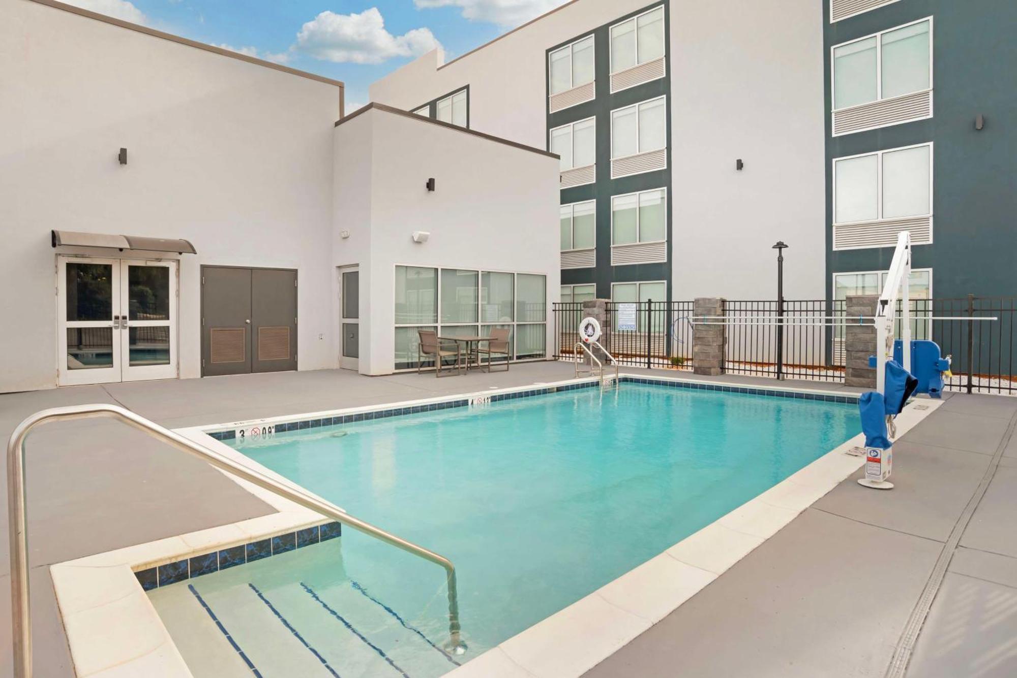 Best Western Plus Mobile Inn And Suites Exterior photo