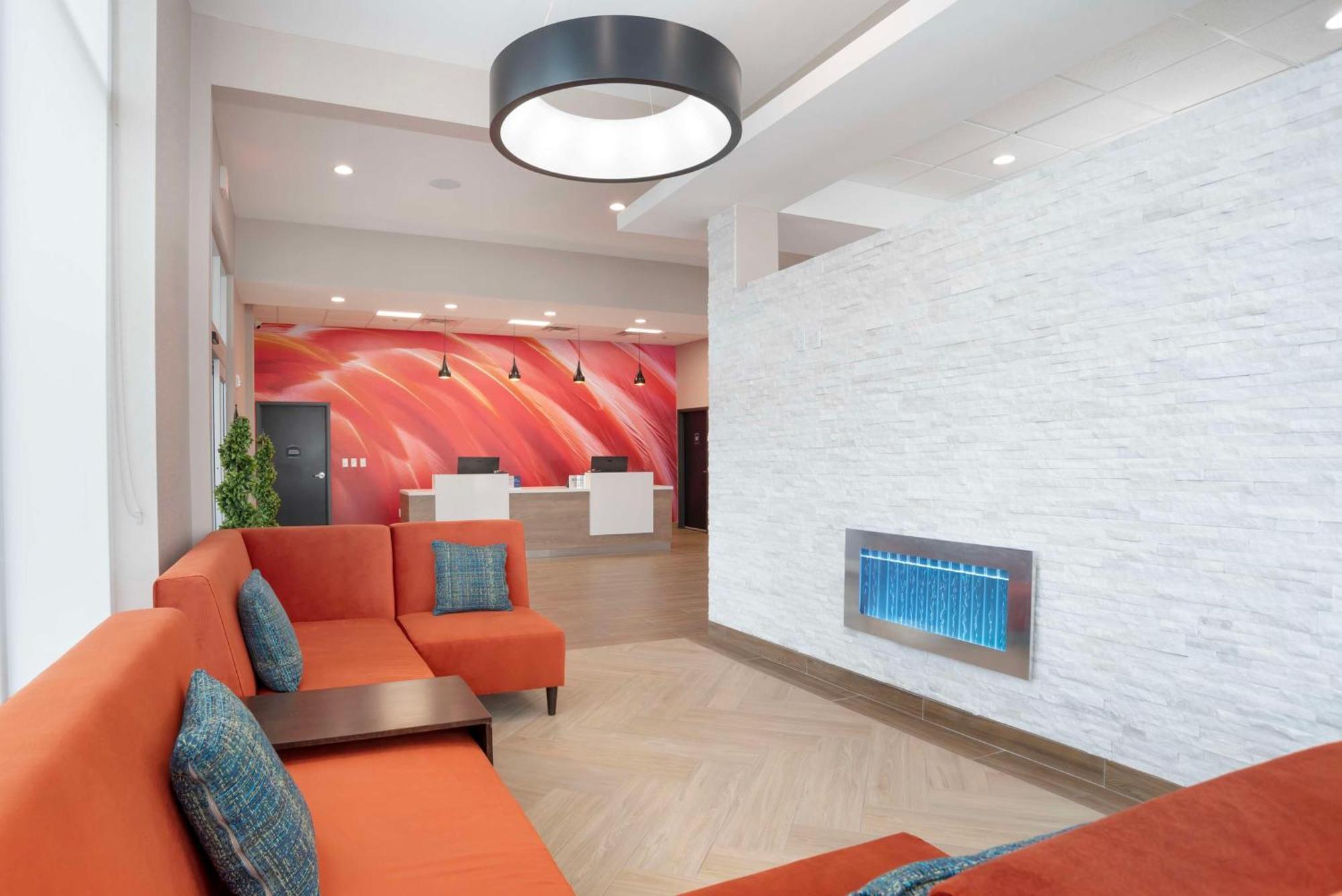 Best Western Plus Mobile Inn And Suites Exterior photo