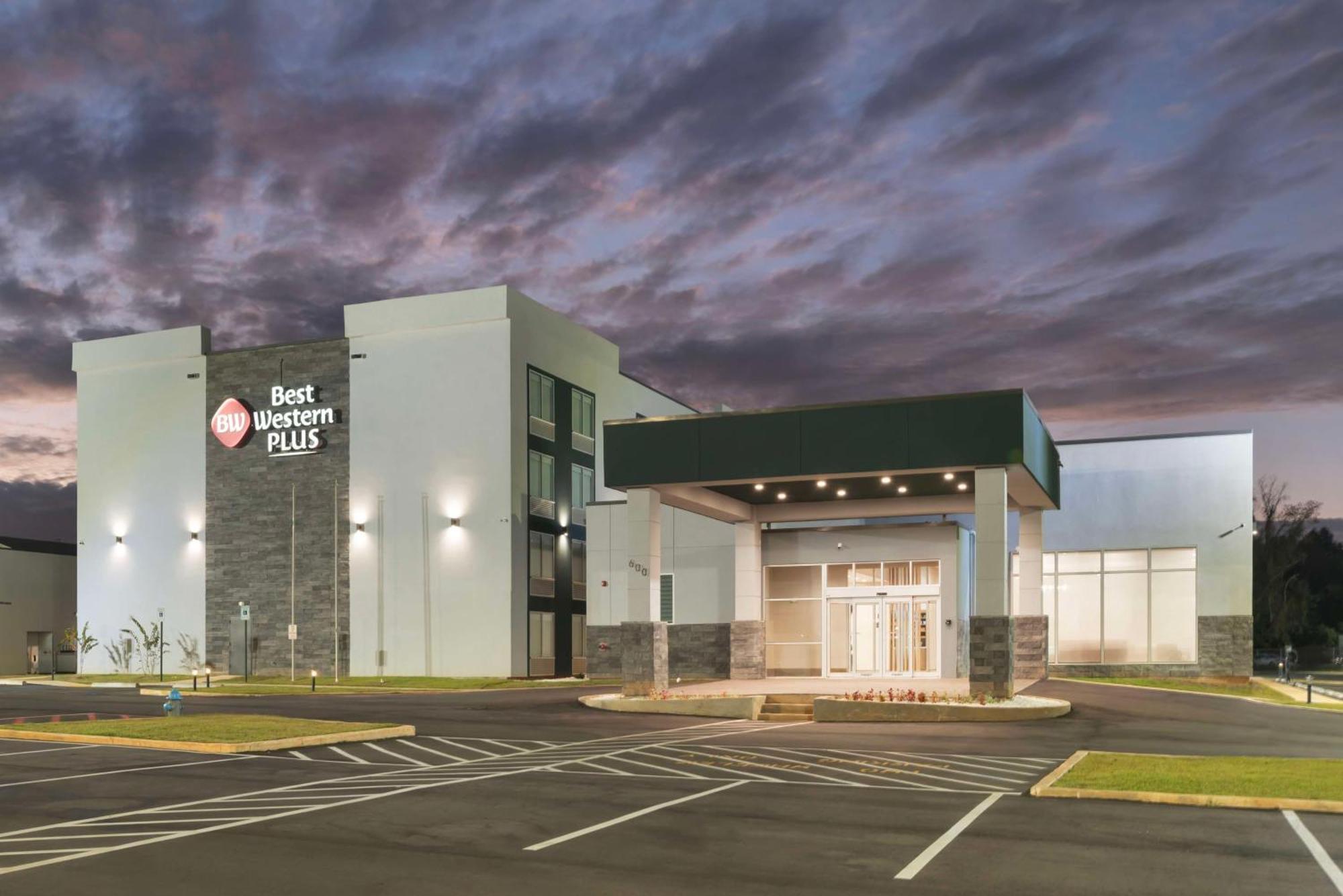 Best Western Plus Mobile Inn And Suites Exterior photo